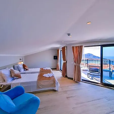 Villa Sleeps 6 Pool Air Con Wifi *