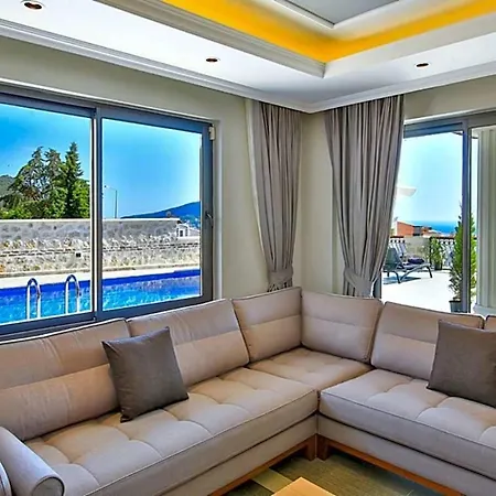 Sleeps 6 Pool Air Con Wifi
